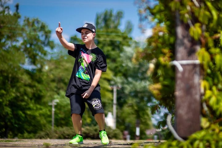 Közülünk való: Öllős Karesz, a zumba és az iskola mestere